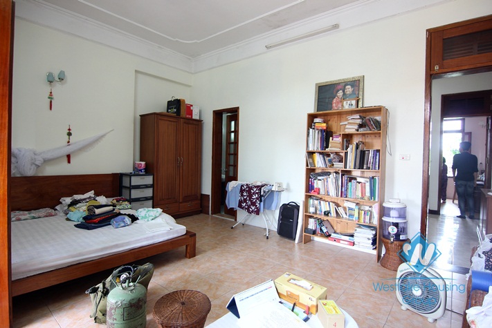 Lovely house with 6 bedrooms on the lakeside of Westlake Tay Ho